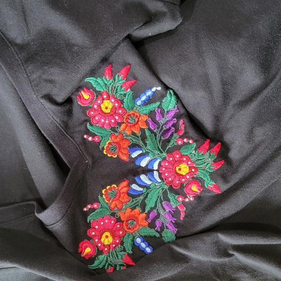 Valentine's Day embroidered T-shirt with hungarian Kaocsa Design and rhinestones - Picture 6 of 12